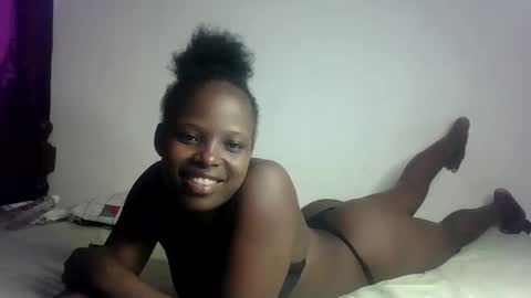 Snapshot of prettymelly_ chatting on 02/28/25, 01:14 Melly online show from 02/28/25, 01:14