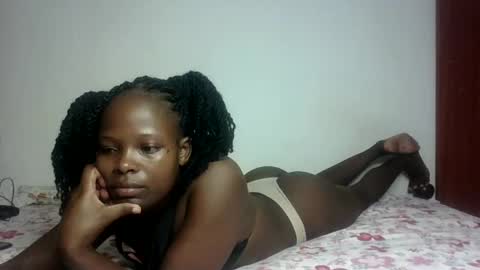 Snapshot of prettymelly_ chatting on 03/05/25, 01:52 Melly online show from 03/05/25, 01:52