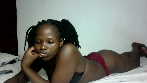 Snapshot of prettymelly_ chatting on 03/10/25, 07:50 Melly online show from 03/10/25, 07:50