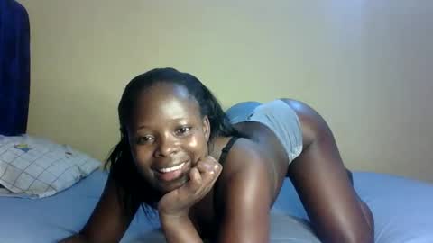 Snapshot of prettymelly_ chatting on 09/19/25, 06:19 Melly online show from 09/19/25, 06:19