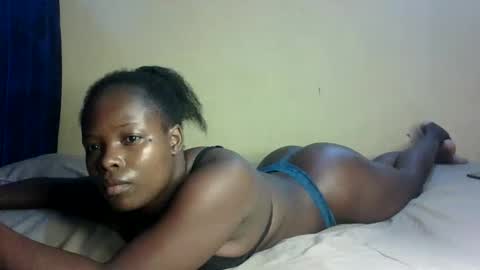 Snapshot of prettymelly_ chatting on 09/29/25, 06:18 Melly online show from 09/29/25, 06:18