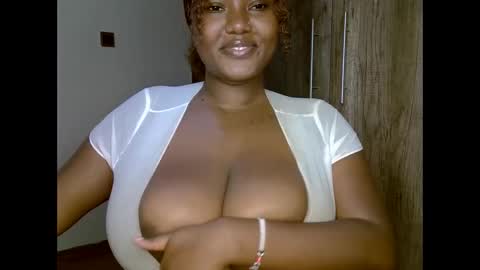 Snapshot of prettypearl_ chatting on 01/15/25, 09:51 pearl online show from 01/15/25, 09:51