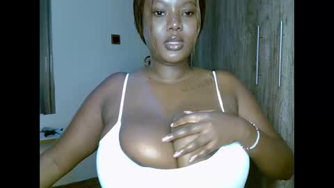 Snapshot of prettypearl_ chatting on 02/06/25, 08:45 pearl online show from 02/06/25, 08:45