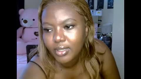 Snapshot of prettypearl_ chatting on 02/27/25, 08:39 pearl online show from 02/27/25, 08:39