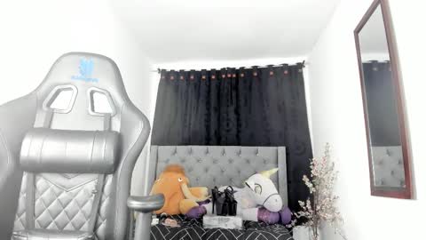 Snapshot of prettypervyx chatting on 03/02/25, 06:16 Laura Onlyfans 40OFF online show from 03/02/25, 06:16