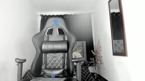 Snapshot of prettypervyx chatting on 03/02/25, 09:21 Laura Onlyfans 40OFF online show from 03/02/25, 09:21