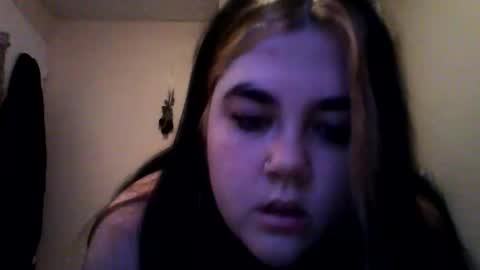 prettypie06 online show from 05/04/26, 07:21