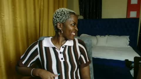Snapshot of prettyquee chatting on 06/17/26, 07:04 sasha online show from 06/17/26, 07:04