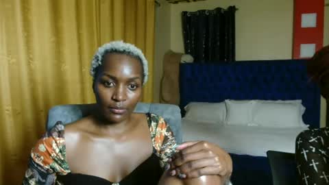 Snapshot of prettyquee chatting on 06/18/26, 06:23 sasha online show from 06/18/26, 06:23