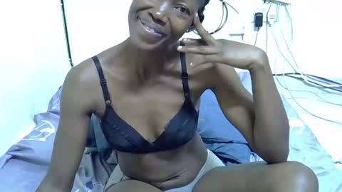 Pretty Queen online show from 11/15/25, 02:42