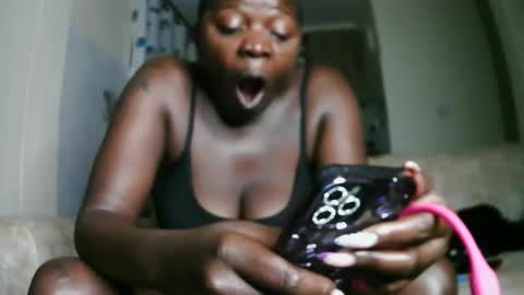 prettyreen online show from 11/17/25, 11:54