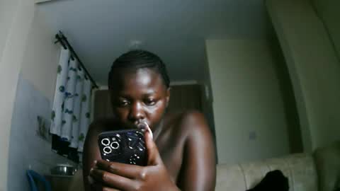 prettyreen online show from 11/19/25, 02:22