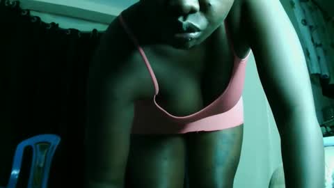 Snapshot of prettyreen chatting on 05/22/26, 09:53 prettyreen online show from 05/22/26, 09:53