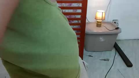 Snapshot of prettyshiela chatting on 09/23/25, 11:57 SHIELA MAE online show from 09/23/25, 11:57