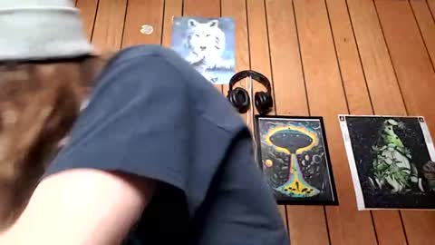 prettysolidd7 online show from 01/05/25, 07:17