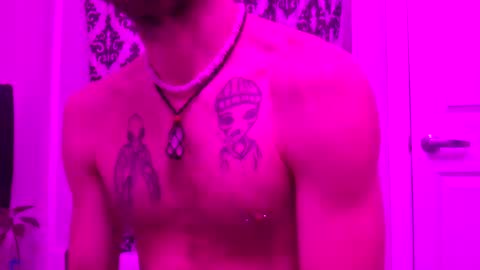 prettysolidd7 online show from 10/01/25, 03:51