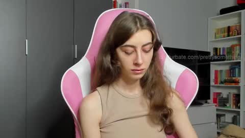 Sophie  next stream will be at Monday  i will wait you guys  online show from 11/14/25, 07:07