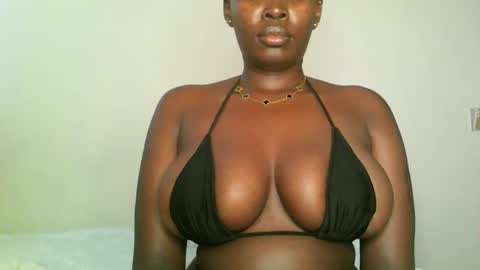 Snapshot of prettyvishy chatting on 02/20/25, 07:12 prettyvishy online show from 02/20/25, 07:12