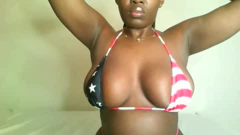 Snapshot of prettyvishy chatting on 10/13/25, 02:44 prettyvishy online show from 10/13/25, 02:44