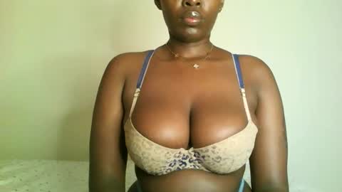 Snapshot of prettyvishy chatting on 11/28/25, 07:55 prettyvishy online show from 11/28/25, 07:55