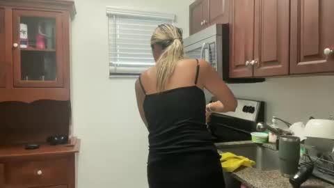 prettyyykittyyy22 online show from 11/13/25, 05:56