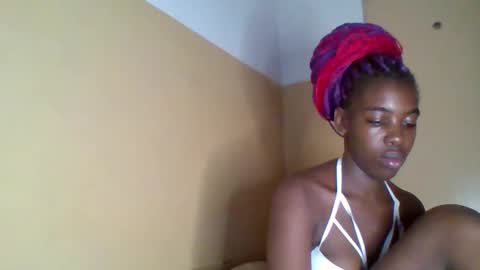 prettyzuzu online show from 12/19/25, 07:32