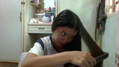 Snapshot of prety784828 chatting on 05/19/26, 05:58 prety784828 online show from 05/19/26, 05:58