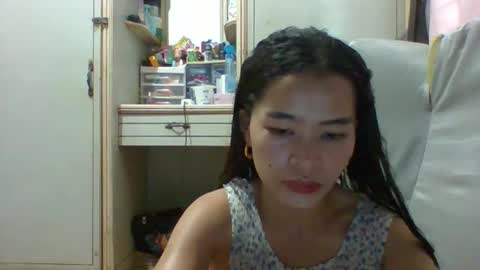 Snapshot of prety784828 chatting on 05/27/26, 02:19 prety784828 online show from 05/27/26, 02:19