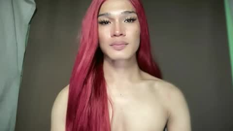 Snapshot of pricelessbeautyxxx chatting on 12/14/25, 06:34 TINA online show from 12/14/25, 06:34