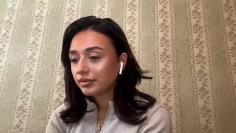 Snapshot of pricillalivsey chatting on 11/28/25, 09:34 Sofi online show from 11/28/25, 09:34