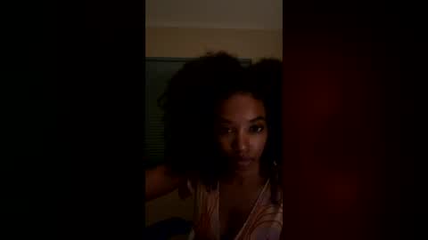 Snapshot of primrose22 chatting on 07/25/26, 05:27 primrose22 online show from 07/25/26, 05:27