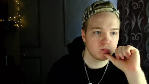 Snapshot of princ4real chatting on 03/04/25, 09:07 prince online show from 03/04/25, 09:07