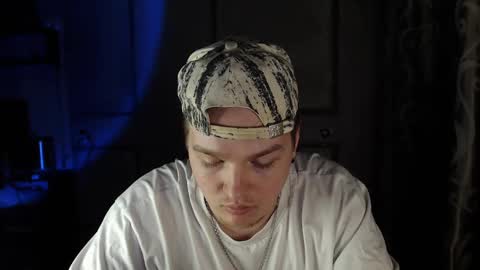 Snapshot of princ4real chatting on 03/11/25, 08:31 prince online show from 03/11/25, 08:31