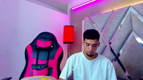 prince_arthur77 online show from 01/18/26, 01:15