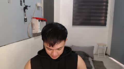 Snapshot of princeadrianx chatting on 10/28/25, 08:07 Prince Adrian online show from 10/28/25, 08:07