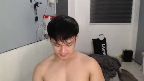 Snapshot of princeadrianx chatting on 11/26/25, 06:42 Prince Adrian online show from 11/26/25, 06:42