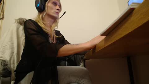 Snapshot of princeofprague420 chatting on 02/14/25, 04:37 Prince Of Prague online show from 02/14/25, 04:37