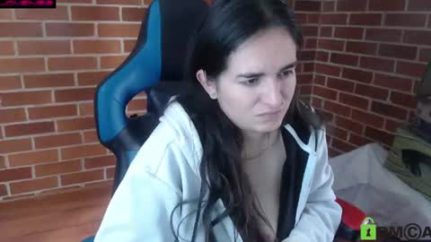 Snapshot of princesa_leia_zathur chatting on 06/19/26, 01:37 Leia online show from 06/19/26, 01:37