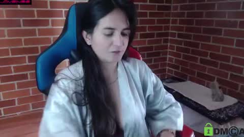 Snapshot of princesa_leia_zathur chatting on 07/23/26, 03:21 Leia online show from 07/23/26, 03:21