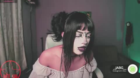 Snapshot of princesita_valija chatting on 10/12/25, 02:32 Beth online show from 10/12/25, 02:32