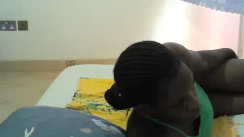 Snapshot of princess_cutie chatting on 02/24/25, 11:43 princess online show from 02/24/25, 11:43