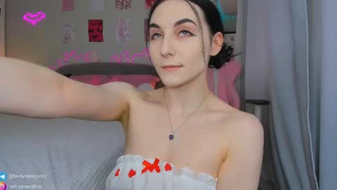 Kristy online show from 06/15/26, 07:54