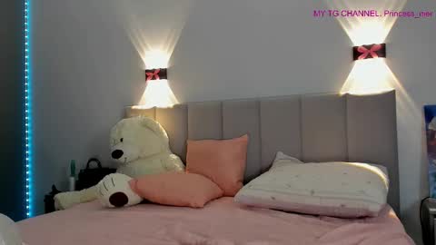 Princess Diana online show from 02/22/25, 08:42