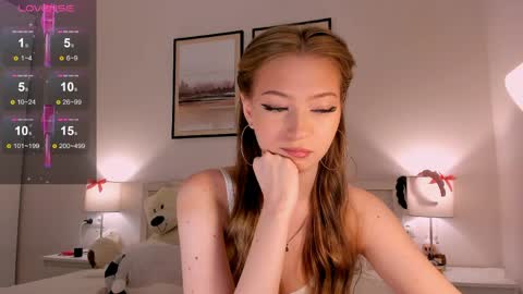 Snapshot of princess_nier chatting on 05/15/26, 07:43 Princess Diana online show from 05/15/26, 07:43