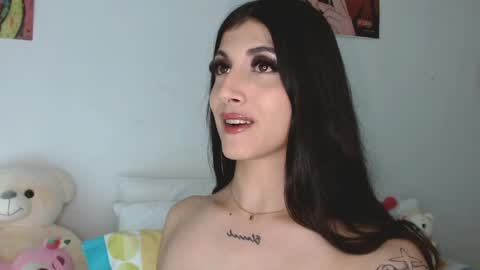 Sophie online show from 04/17/26, 06:16