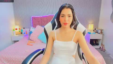 princess_skinny18 online show from 06/20/26, 09:17