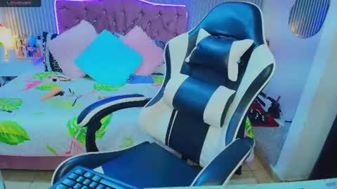 princess_skinny18 online show from 07/02/26, 03:23
