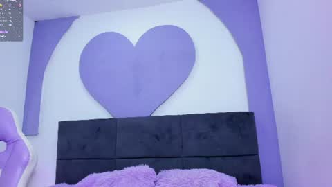 Snapshot of princess_skinny_ chatting on 07/14/26, 02:05 Mia online show from 07/14/26, 02:05