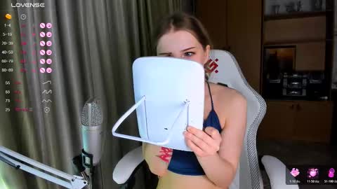 princessaalicc online show from 12/04/25, 01:42