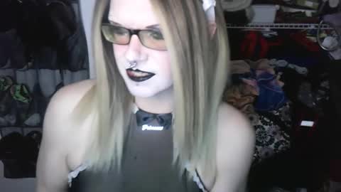 Snapshot of princessavery69 chatting on 02/04/26, 07:36 Princess Avery online show from 02/04/26, 07:36